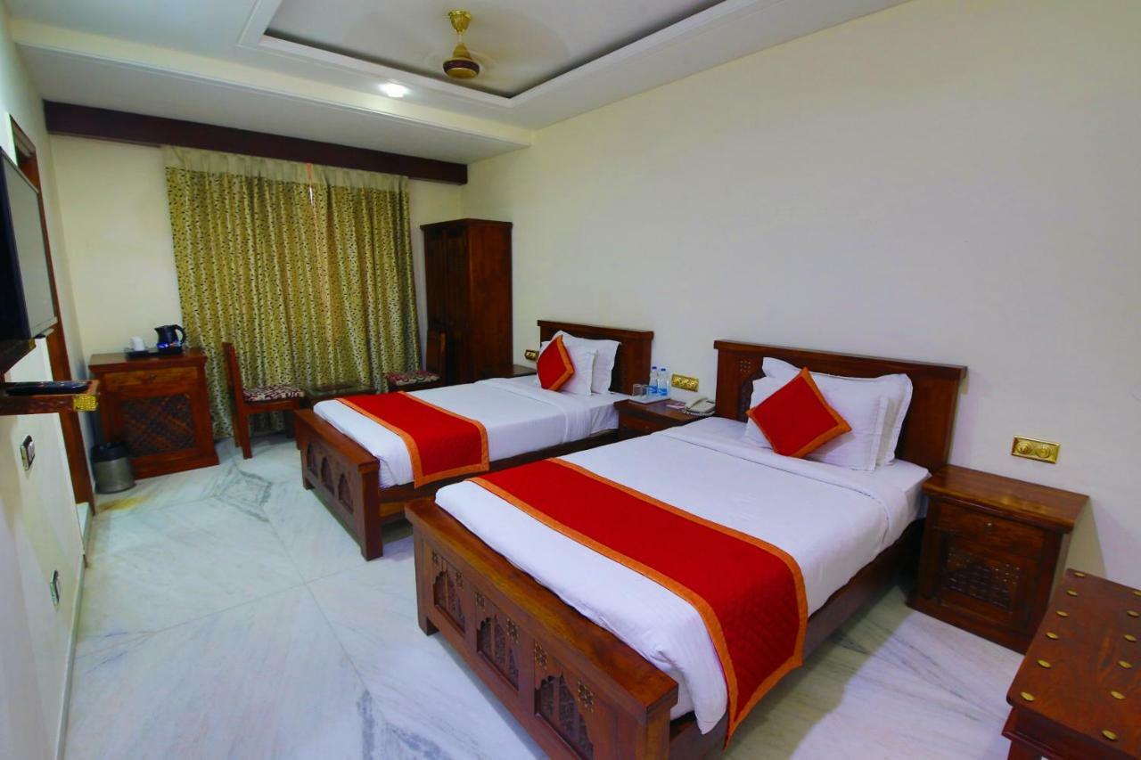 Hotel The Jal Mahal Dźajpur Zewnętrze zdjęcie